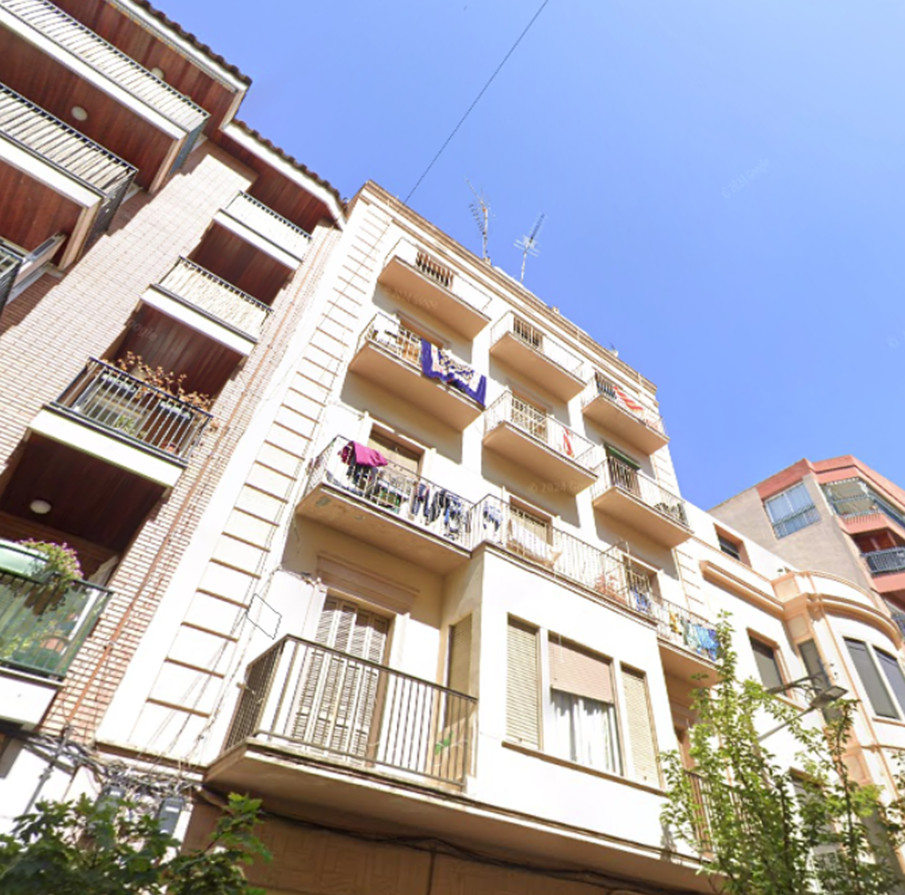 Contact building
